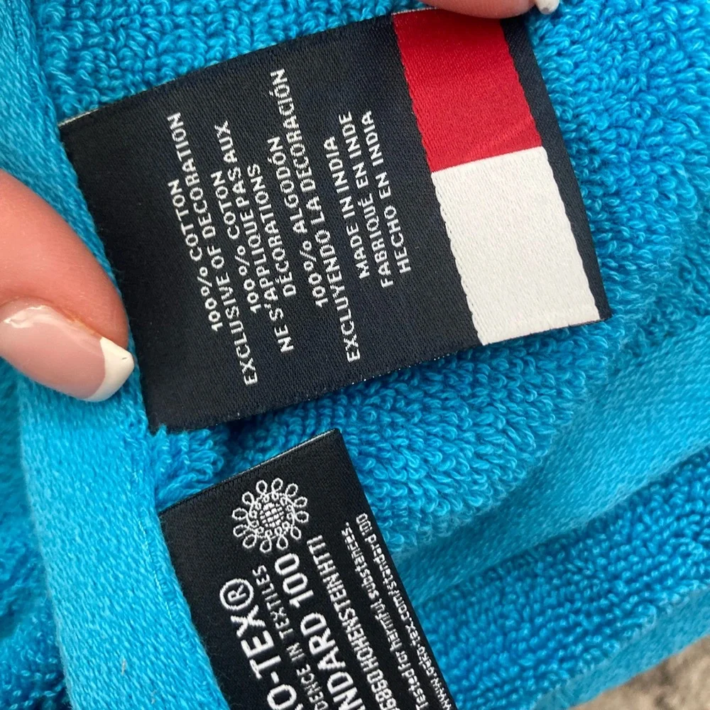 BNWT Tommy Hilfiger bath towel